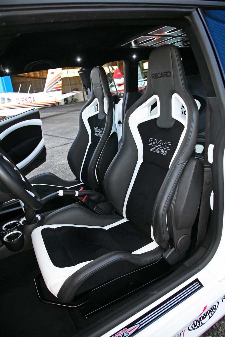  Mini Cooper Clubman JCW by Mac Audio 2011 года  (фото 6 из 18)